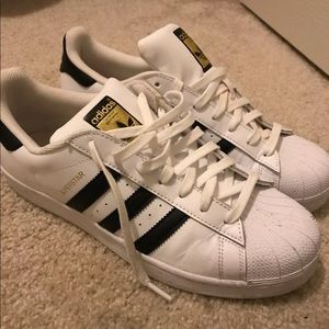 Women's Adidas superstars